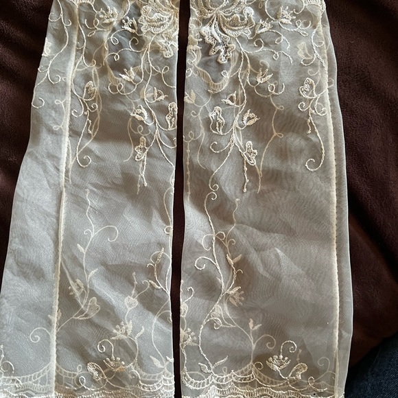 Source Unknown Accessories Vintage Sheer Lace Fingerless Gloves